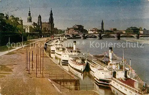 AK / Ansichtskarte Dampfer Seitenrad Dresden Elbdampferlandeplatz Augustusbruecke Kat. Schiffe
