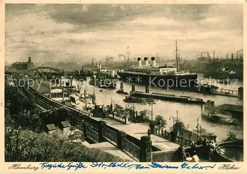 AK / Ansichtskarte Dampfer Oceanliner Hamburg Hafen Kat. Schiffe