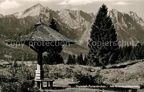 AK / Ansichtskarte Garmisch Partenkirchen Kramerplateauweg Landschaftspanorama Alpen Kat. Garmisch Partenkirchen