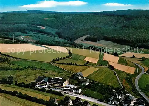 AK / Ansichtskarte Schmallenberg Fliegeraufnahme Gasthof Droste Grafschaft Kat. Schmallenberg