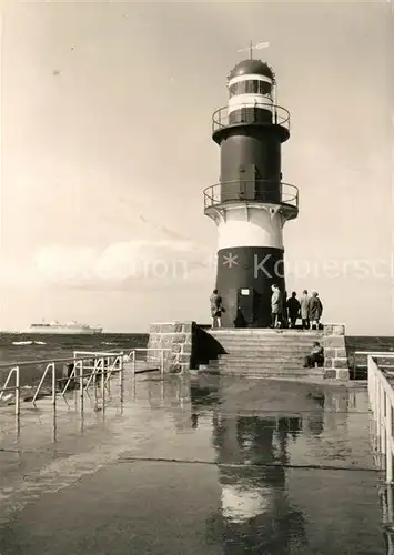 AK / Ansichtskarte Leuchtturm Lighthouse Warnemuende Mole  Kat. Gebaeude