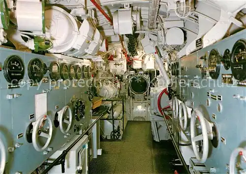 AK / Ansichtskarte U Boote Unterseeboot Marine Ehrenmal U 995 Laboe 