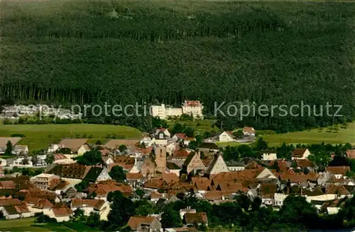 AK / Ansichtskarte Weismain Stadtbild mit Altersheim und Waldstation Fliegeraufnahme Kat. Weismain