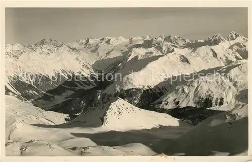 AK / Ansichtskarte Weissfluh Aussicht gegen Silvrettagruppe Alpenpanorama Kat. Weissfluh