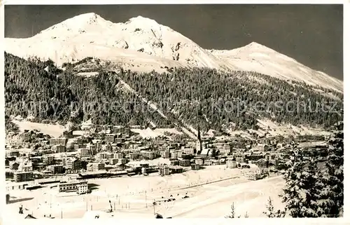 AK / Ansichtskarte Davos Platz GR gegen Schatzalp und Schiahorn Wintersportplatz Alpen Kat. Davos