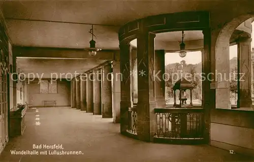 AK / Ansichtskarte Bad Hersfeld Wandelhalle mit Lullusbrunnen Trinks Postkarte Kat. Bad Hersfeld