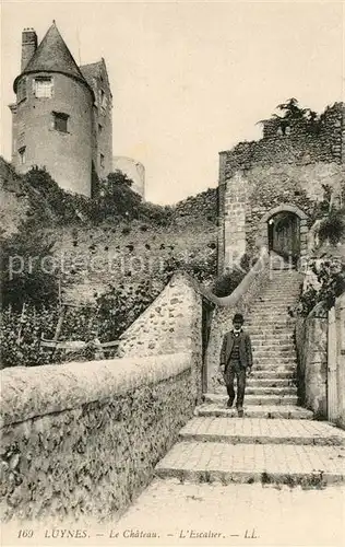 AK / Ansichtskarte Luynes Indre et Loire Chateau Escalier