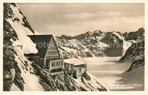 AK / Ansichtskarte Jungfraubahn Berghaus und Station Jungfraujoch mit Aletschgletscher Kat. Jungfrau