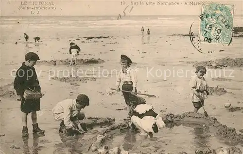 AK / Ansichtskarte Normandie Region Des enfants a la plage Kat. Rouen