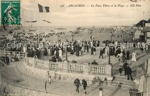 AK / Ansichtskarte Arcachon Gironde La Place Thiers et la Plage Kat. Arcachon