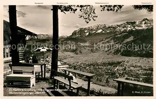 AK / Ansichtskarte Garmisch Partenkirchen St Martin am Grasberg mit Karwendel und Wetterstein Kat. Garmisch Partenkirchen