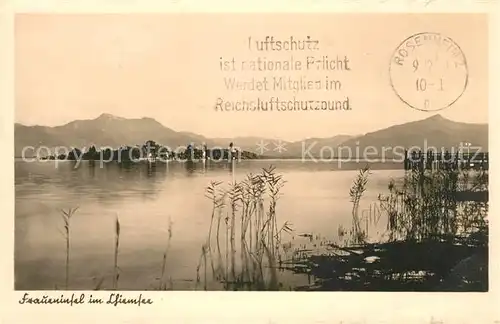 AK / Ansichtskarte Fraueninsel Chiemsee Uferpartie am See Alpenpanorama Kat. Chiemsee