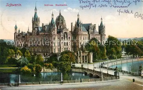 AK / Ansichtskarte Schwerin Mecklenburg Schloss Stadtseite Bruecke Kat. Schwerin