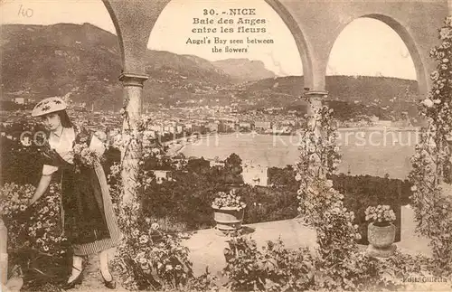 Nice Alpes Maritimes Baie des Anges entre les fleurs Cote d Azur Costumes Kat. Nice