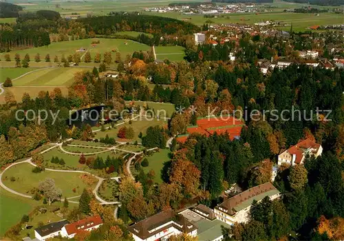 AK / Ansichtskarte Bad Woerishofen Fliegeraufnahme mit Kurpark und Tennisanlage Kat. Bad Woerishofen