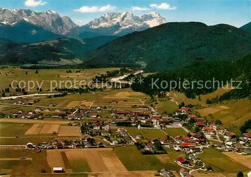 AK / Ansichtskarte Wallgau Fliegeraufnahme mit Wetterstein und Zugspitze Kat. Wallgau