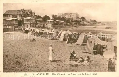 AK / Ansichtskarte Arcachon Gironde Cote dArgent La Plage vers le Grand Hotel Kat. Arcachon