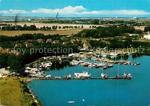 AK / Ansichtskarte Grossenbrode Ostseebad Fliegeraufnahme mit Hafen