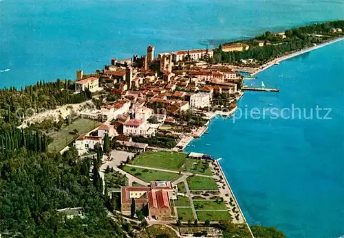 Sirmione Lago di Garda Fliegeraufnahme Terme Kat. Italien