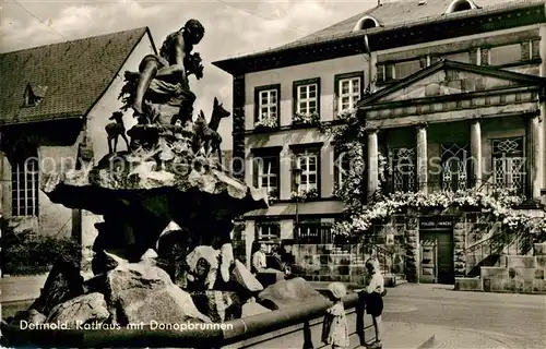 AK / Ansichtskarte Detmold Rathaus mit Donopbrunnen Kat. Detmold