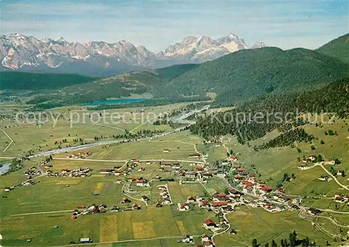 AK / Ansichtskarte Wallgau Fliegeraufnahme mit Wetterstein und Zugspitze Kat. Wallgau