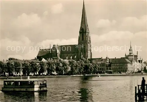 AK / Ansichtskarte Schwerin Mecklenburg Pfaffenteich Dom Kat. Schwerin