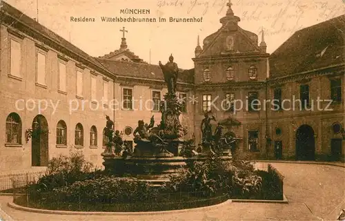 AK / Ansichtskarte Muenchen Residenz Wittelsbachbrunnen im Brunnenhof Kat. Muenchen