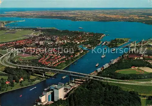 AK / Ansichtskarte Holtenau Kiel Fliegeraufnahme Hochbruecken und Schleusenanlagen Kat. Kiel