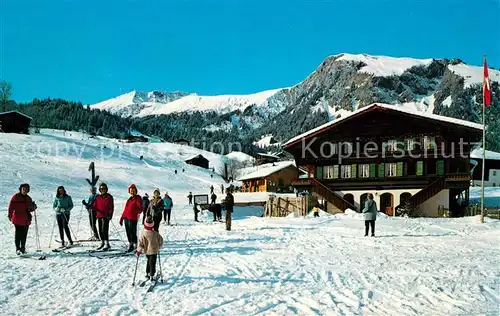 AK / Ansichtskarte Lenk Simmental Sammelplatz der Skischule Wintersportplatz Alpen Kat. Lenk Simmental