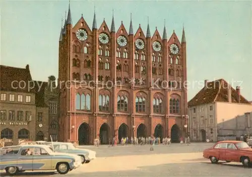 AK / Ansichtskarte Stralsund Mecklenburg Vorpommern Rathaus 13. Jhdt. Historisches Gebaeude Kat. Stralsund