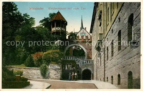 AK / Ansichtskarte Wiesbaden Heidenmauer mit roem Tor Kat. Wiesbaden