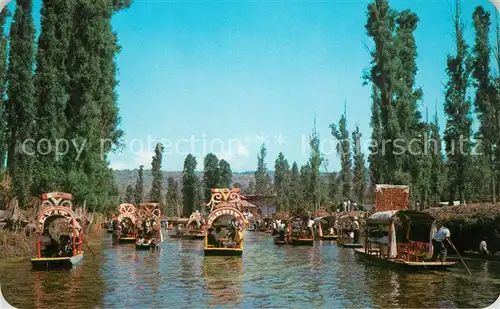 AK / Ansichtskarte Xochimilco Trajineras decoradas con flores Jardines flotantes Kat. Mexiko