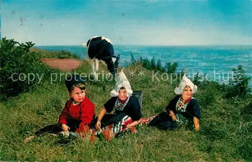 AK / Ansichtskarte Volendam Trachtenkinder Kat. Niederlande