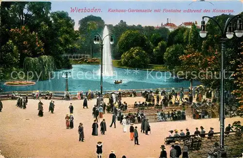 AK / Ansichtskarte Wiesbaden Kurhaus Gartenseite mit Fontaine Kurkonzert Kat. Wiesbaden