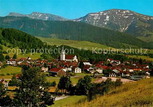 AK / Ansichtskarte Oberstaufen Panorama Schrothkurort mit Rindalphorn Hochgrat Allgaeuer Alpen Kat. Oberstaufen
