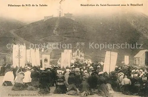 AK / Ansichtskarte La Salette Fallavaux Benediction du Saint Sacrement sous le Brouillard Kat. La Salette Fallavaux