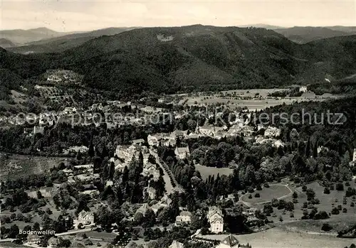 AK / Ansichtskarte Badenweiler Kurort Schwarzwald Fliegeraufnahme Kat. Badenweiler