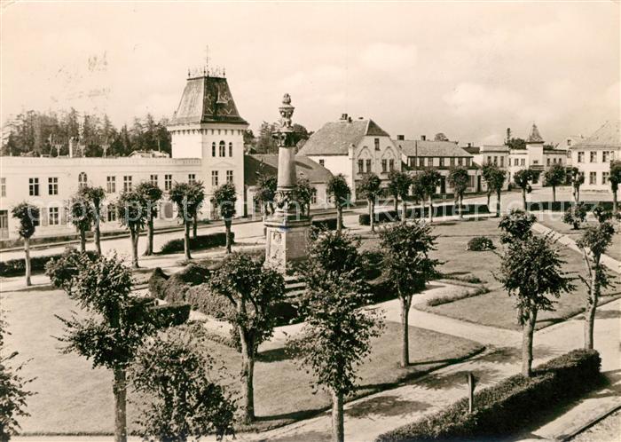 Ak Ansichtskarte Putbus Ruegen Marktplatz Mit Ho Gaststaette