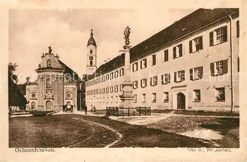 AK / Ansichtskarte Ochsenhausen Kirche mit Fuerstenhaus Kat. Ochsenhausen