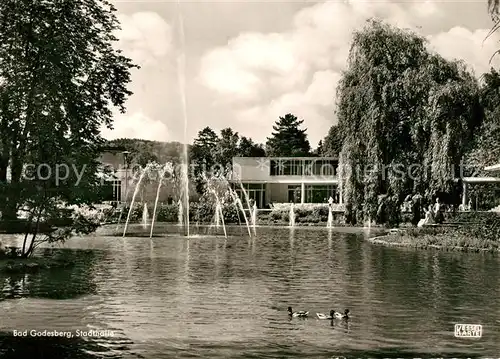 AK / Ansichtskarte Bad Godesberg Stadthalle Teich Fontaene Wasservoegel Kat. Bonn