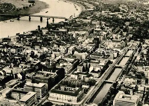 AK / Ansichtskarte Duesseldorf Blick auf Koenigsallee und Rhein Fliegeraufnahme Kat. Duesseldorf