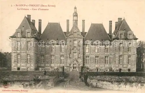AK / Ansichtskarte Saint Loup sur Thouet Le Chateau Cour d honneur