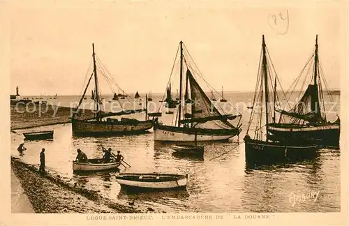 AK / Ansichtskarte Saint Brieuc Cotes d Armor La Douane Segelboote Kat. Saint Brieuc