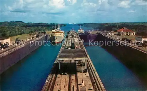 AK / Ansichtskarte Schiffe Ships Navires Esclusas de Gatun Canal de Panama