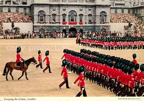 AK / Ansichtskarte Leibgarde Wache Trooping the Colour London  Kat. Polizei