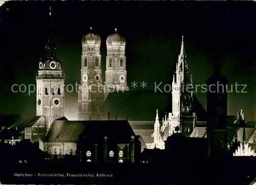 AK / Ansichtskarte Muenchen Peterskirche Frauenkirche Rathaus Nachtaufnahme Kat. Muenchen