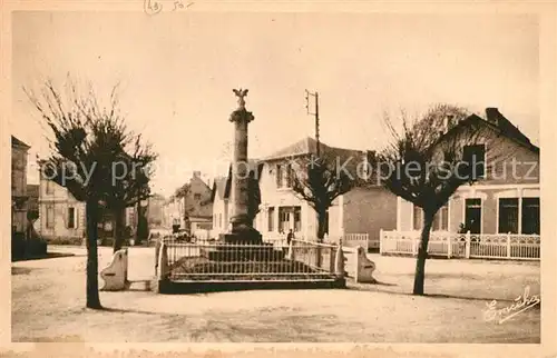 AK / Ansichtskarte Gennes Maine et Loire Place de lEtoile et Monument aux Morts Kat. Gennes