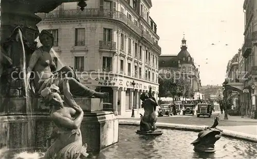 AK / Ansichtskarte Troyes Aube Fontaine Argence et Rue de la Republique Kat. Troyes