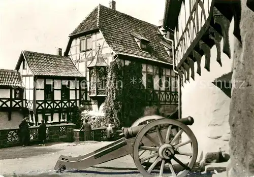 AK / Ansichtskarte Eisenach Thueringen Vorhof Wartburg Kanone Kat. Eisenach