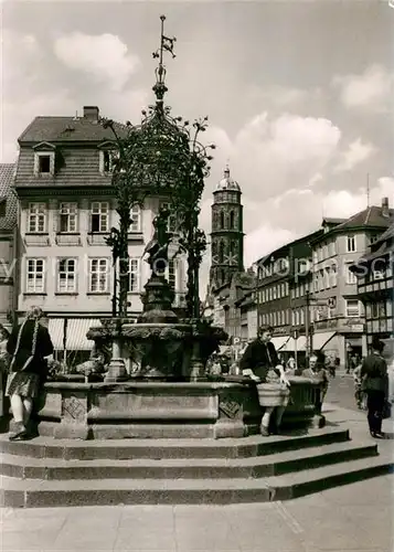 AK / Ansichtskarte Goettingen Niedersachsen Marktplatz mit Gaenseliesel Brunnen Kat. Goettingen
